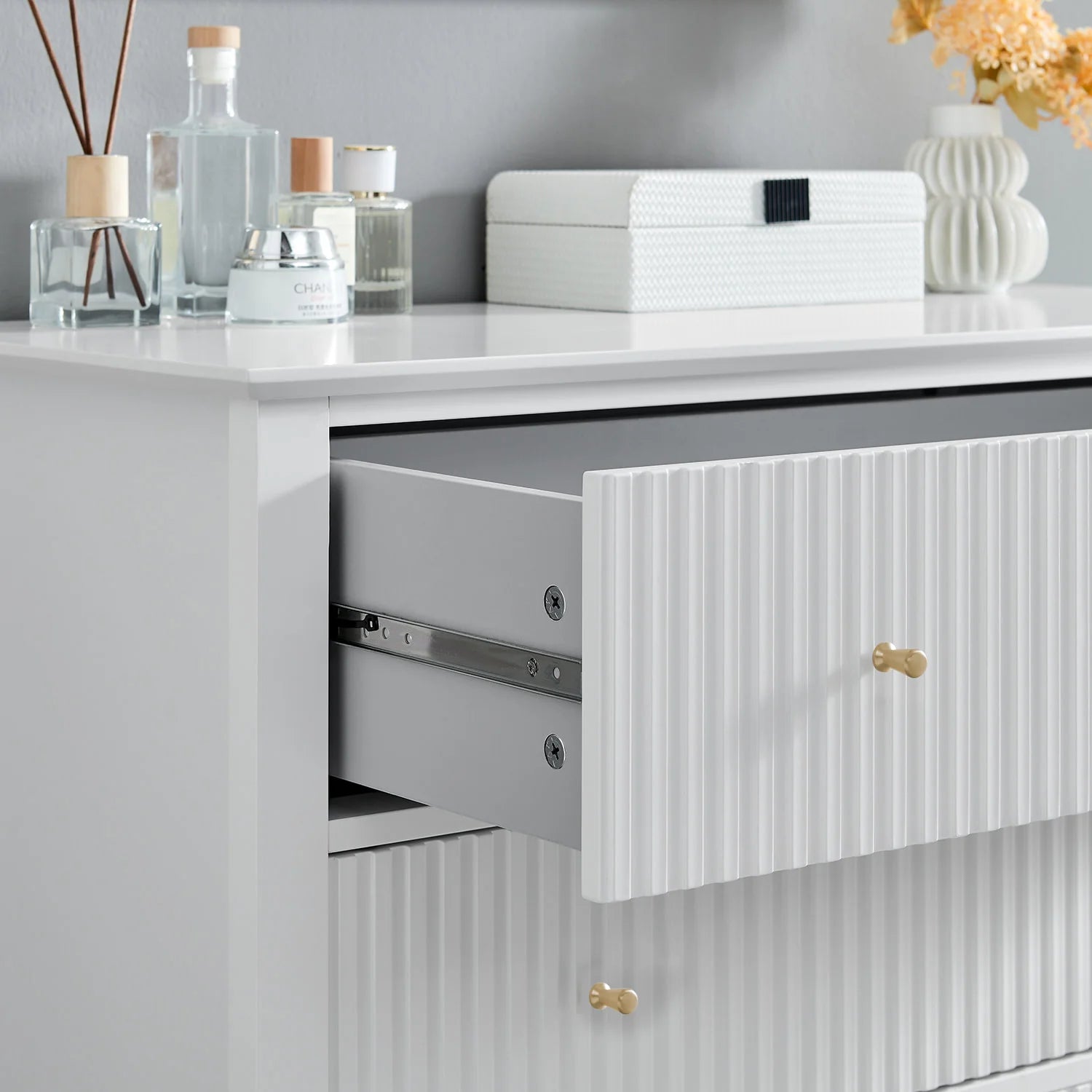 Zara Fluted 3 Drawer Chest - White